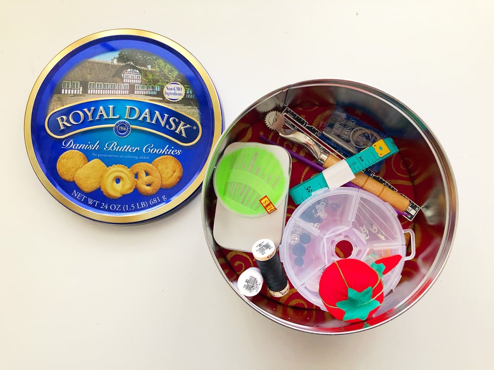 Image of Biscuits & Buttons Sewing Kit - Royal Dansk