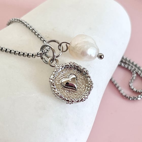 Image of Textured Heart Circle and Pearl Pendant