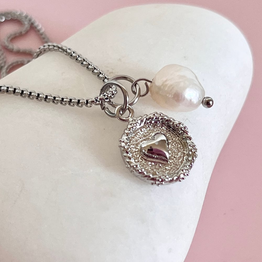 Image of Textured Heart Circle and Pearl Pendant