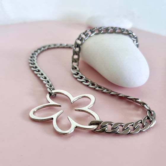 Image of Chunky Stainless Steel Flower Necklace