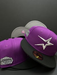 Image 2 of New Era 59Fifty Cozy “Phantom “