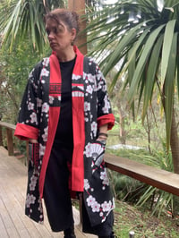 Image 4 of LONG LENGTH HAORI COAT - RED AND BLACK