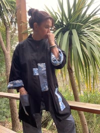 Image 3 of MID LENGTH HAORI COAT - BLACK AND BLUE