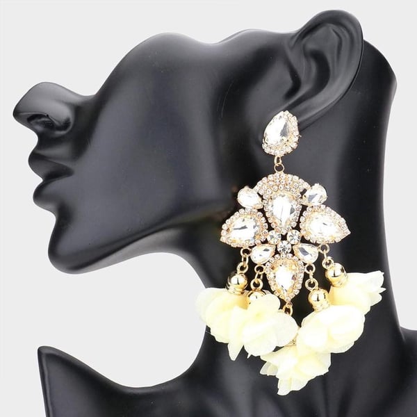 Image of LARGE FLORAL CRYSTAL BASE EARRINGS(Cream)