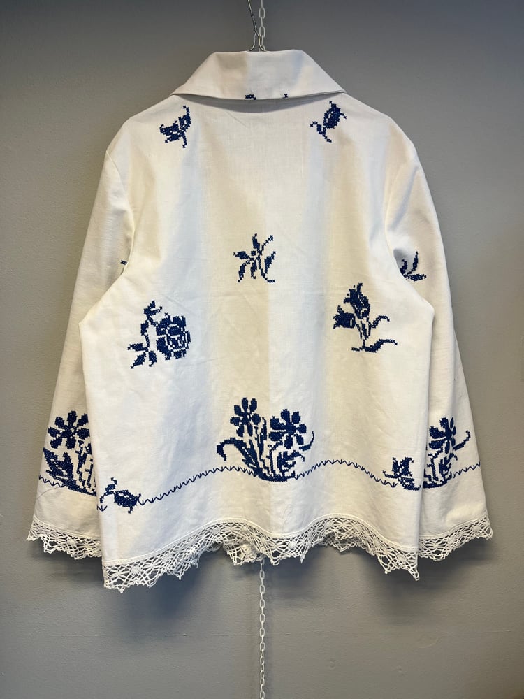 Image of Shirt with blue embroidery (l/xl)