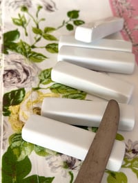 Image 2 of Lot de 6 repose-couteaux en porcelaine