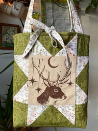 Image 2 of starry stag quilted bag
