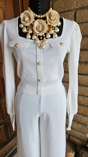 Image of Flower Pearl Statement Necklaces 