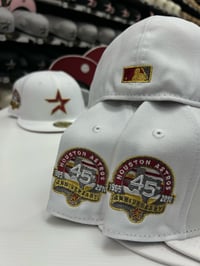 Image 2 of New Era 59Fifty Optic White/ Burgundy “Po’d Up”