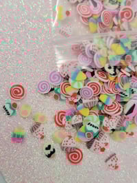 Sweet cupcake nail decoration 