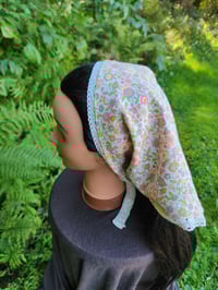 Image 2 of Lace Trimmed Linen Bandana in Retro Ditzy Floral 