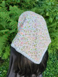 Image 1 of Lace Trimmed Linen Bandana in Retro Ditzy Floral 