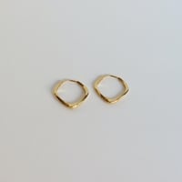 Image 1 of RHOMBUS TWIST HOOPS IN GOLD