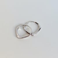Image 2 of RHOMBUS TWIST HOOPS IN SILVER