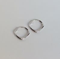 Image 1 of RHOMBUS TWIST HOOPS IN SILVER