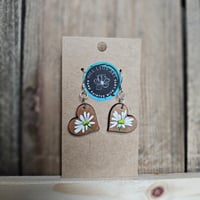 Image 3 of Daisy Earring & Daisy Heart Decoration gift pack.