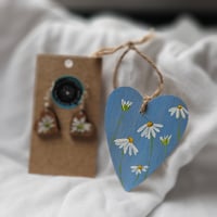 Image 2 of Daisy Earring & Daisy Heart Decoration gift pack.