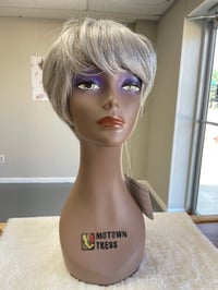 Image 2 of Short grey Wig 