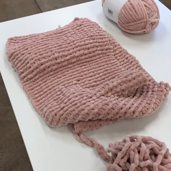 Image of Knitting 101 Class: Chunky Blanket 