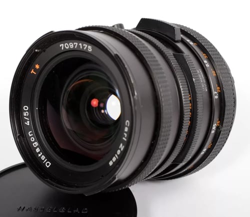 Image of Hasselblad Carl Zeiss Distagon 50mm F4 lens CF T* FLE #4130 AS IS