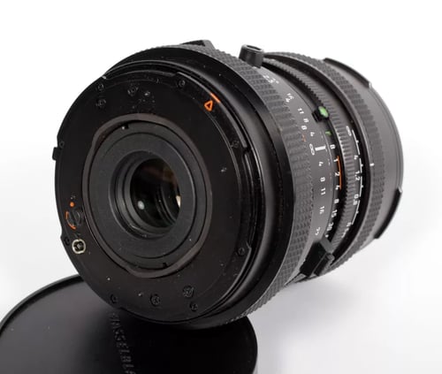 Image of Hasselblad Carl Zeiss Distagon 50mm F4 lens CF T* FLE #4130 AS IS