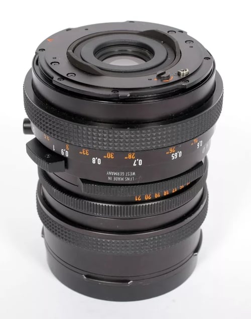 Image of Hasselblad Carl Zeiss Distagon 50mm F4 lens CF T* FLE #4130 AS IS