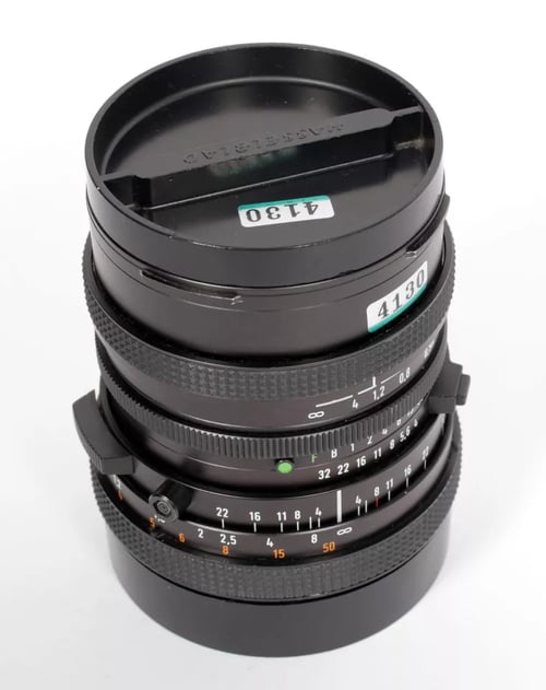 Image of Hasselblad Carl Zeiss Distagon 50mm F4 lens CF T* FLE #4130 AS IS