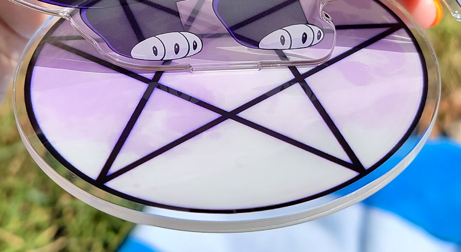 Loona Standee | Bleucan