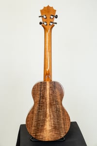 Image 5 of Shop Order KoAloha KTMR-00 Curly Koa Rosette Walnut Tenor Gloss