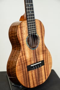 Image 3 of Shop Order KoAloha KTMR-00 Curly Koa Rosette Walnut Tenor Gloss