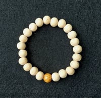 Light natural wooden bracelet