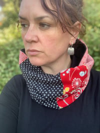 Image 1 of NECKWARMER SCARF - RED AND BLACK