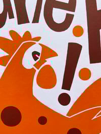 Image 2 of Une poule qui pond des ronds