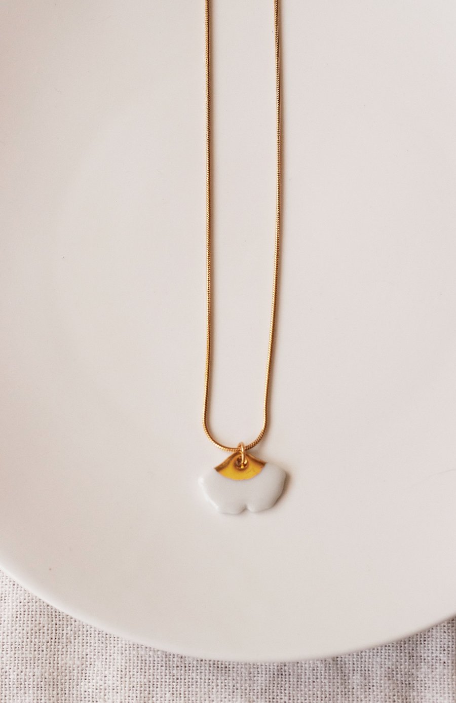 Image of Ginkgo-Biloba Porcelain Necklace