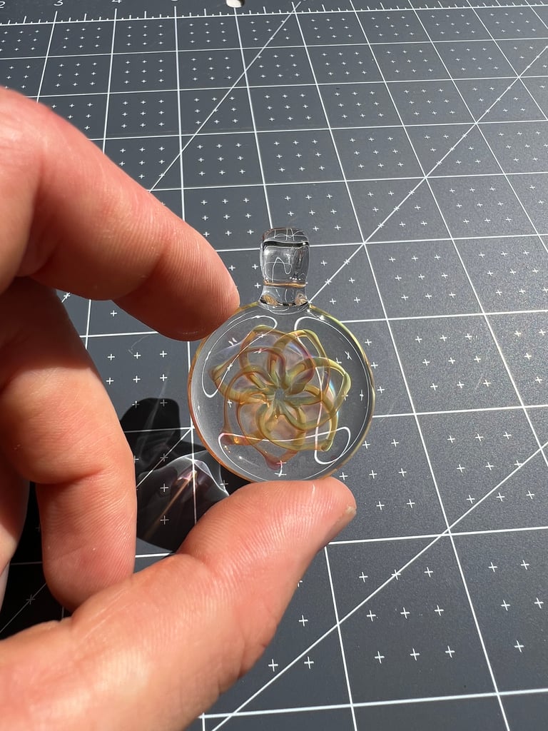 Medium gold/silver retticello pendant Image 3