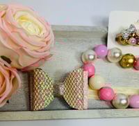 Image 2 of Rose Flower Nylonband Accessory Set. 