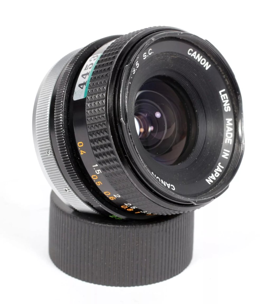 Image of Canon FD/FDn 28mm wide angle lens for Canon FD mount cameras (F2.8/F3.5)