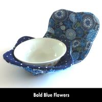 Image 1 of Reversible Bowl Cozy - Bold Blue Flowers