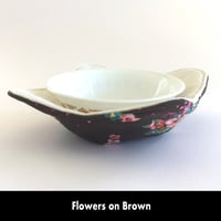 Image 3 of Reversible Bowl Cozy - Flowers on Brown