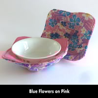 Image 1 of Reversible Bowl Cozy - Blue Flowers on Pink