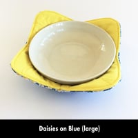 Image 5 of Reversible Bowl Cozy - Daisies on Blue