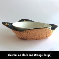 Image 4 of Reversible Bowl Cozy - Flowers on Black & Orange
