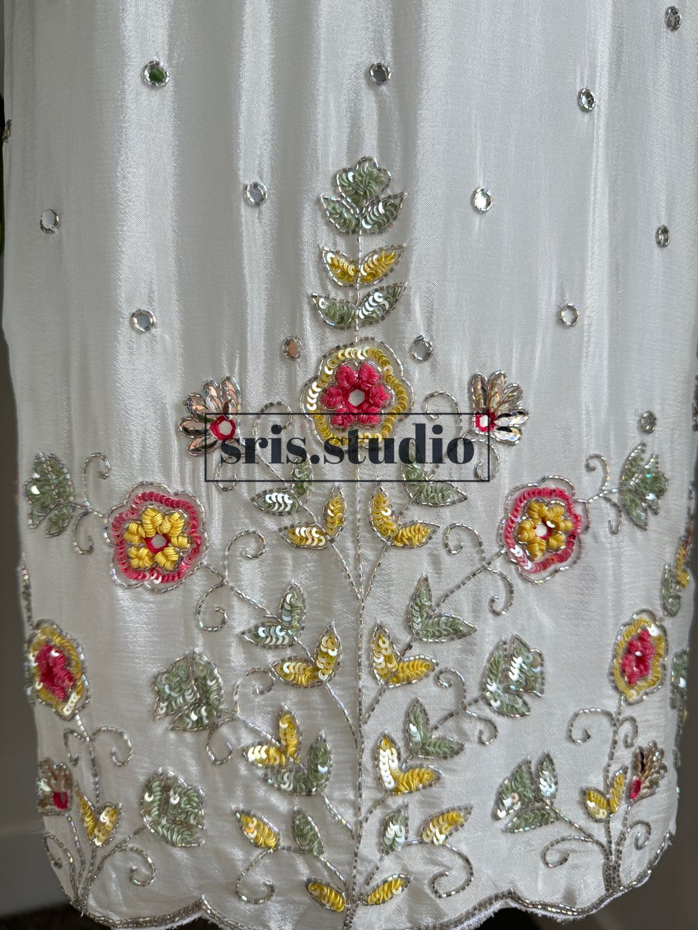 Image of White three piece kurtha set