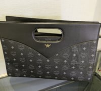 Image 3 of Vesti Clutch