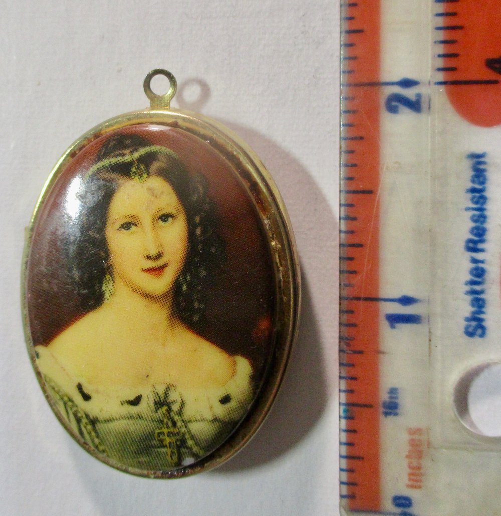 Shipwreck Sale: Mid- to Late 19th Century Hand-Painted Locket