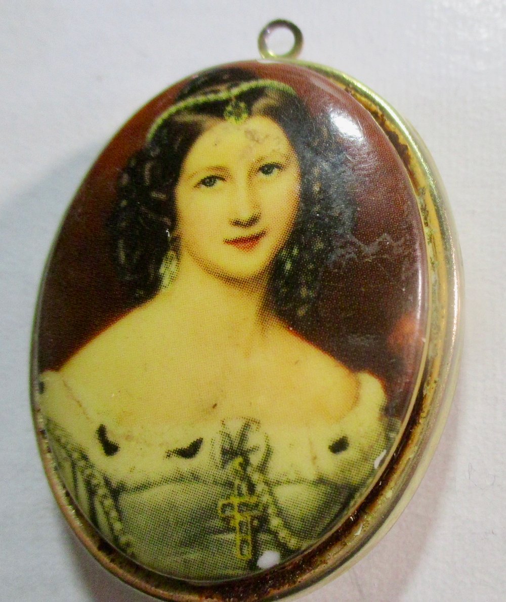 Shipwreck Sale: Mid- to Late 19th Century Hand-Painted Locket