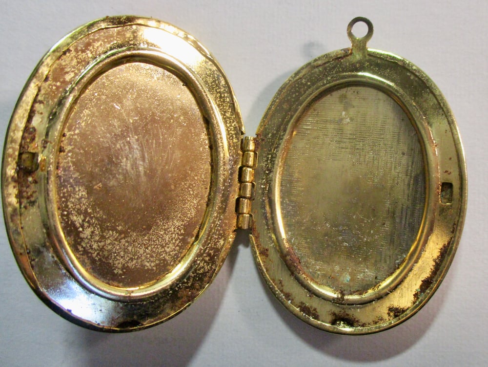 Shipwreck Sale: Mid- to Late 19th Century Hand-Painted Locket