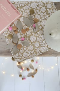 Image 1 of Guirlande de boules de laine feutrée pour la décoration de la maison 