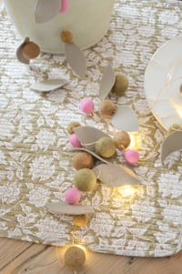 Image 7 of Guirlande de boules de laine feutrée pour la décoration de la maison 