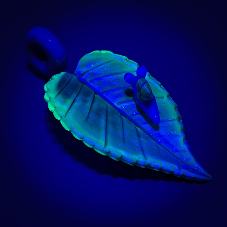 Image of Liquid Blue Snail Leaf Pendant